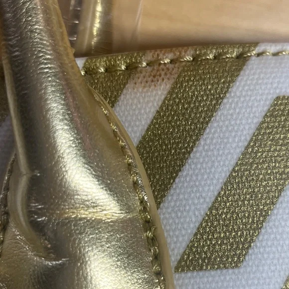 Hudson + Bleeker Gold Labyrinth Print Tote - Picture 4 of 16